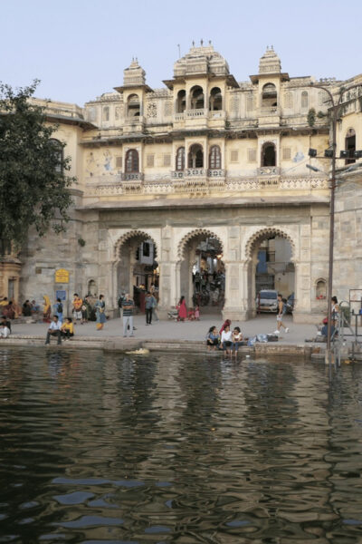 Heritage & Cultural Walk of Udaipur -Guided Walking Tour - Bagore Ki Haveli and Jagdish Temple: Where Ornate Detail Actually Gets Explained
