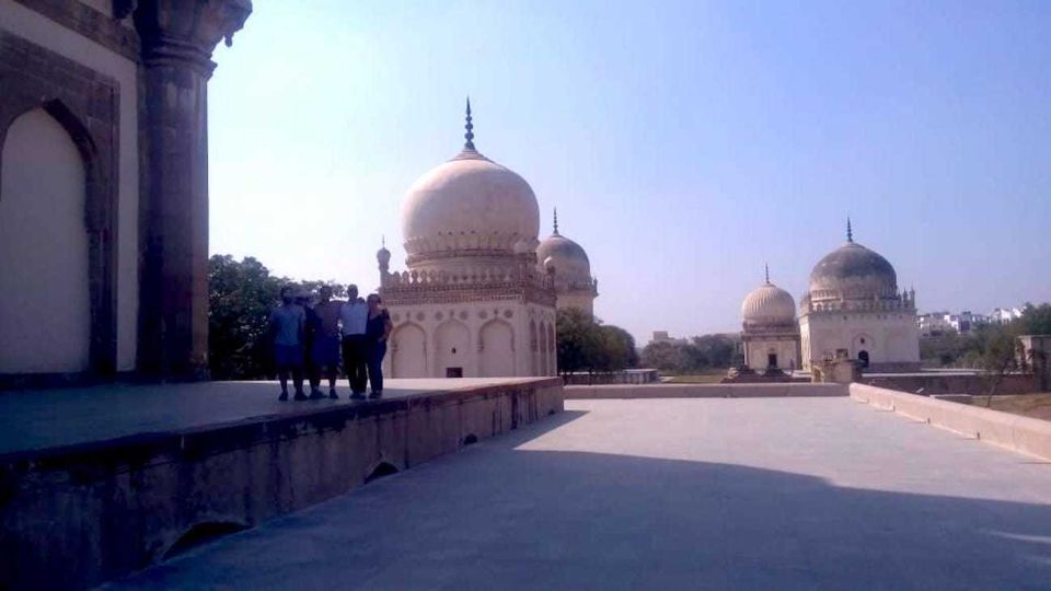 Hyderabad: Golconda Fort and Qutub Shahi Tombs Half-Day Tour - Qutub Shahi Tombs: seven rulers, one sculpted skyline