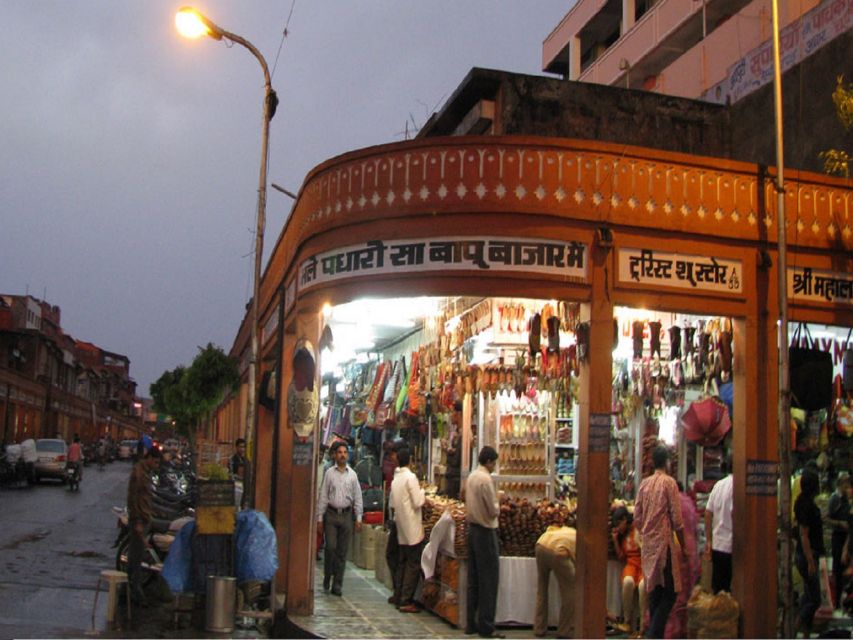 Jaipur: 2-Hour Cultural Walking Tour - Hawa Mahal on foot: What you learn when you’re near it
