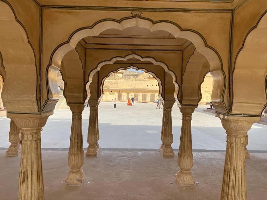 Jaipur: Amber Fort Guided Tour and Entry Ticket - Fort defense and water channels: the clever engineering behind the drama
