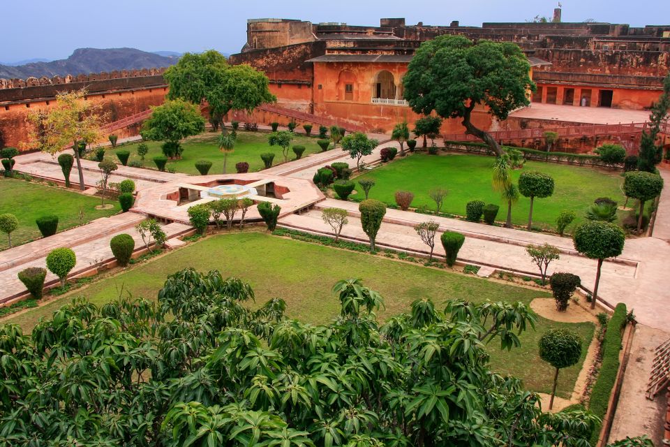 Jaipur Amer Fort, Jal Mahal & Stepwell Private Half-Day Tour - Jal Mahal and Lake Man Sagar: the Water Palace from the promenade