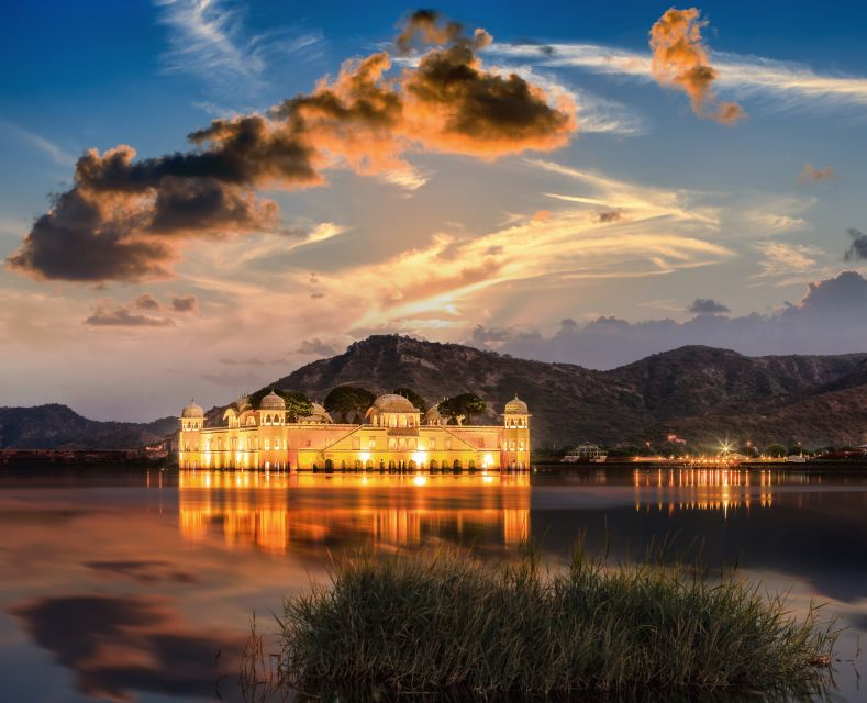 Jaipur Amer Fort, Jal Mahal & Stepwell Private Half-Day Tour - Your guide and driver: why the right person changes the day