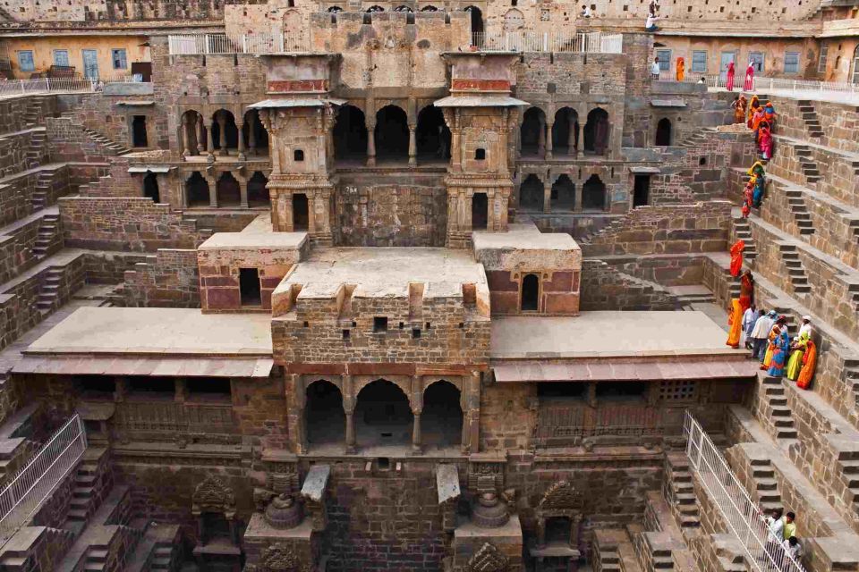 Jaipur: Chand Baori & Bhangarh Fort tour - All Inclusive - Chand Baori with an expert guide: what to look for fast