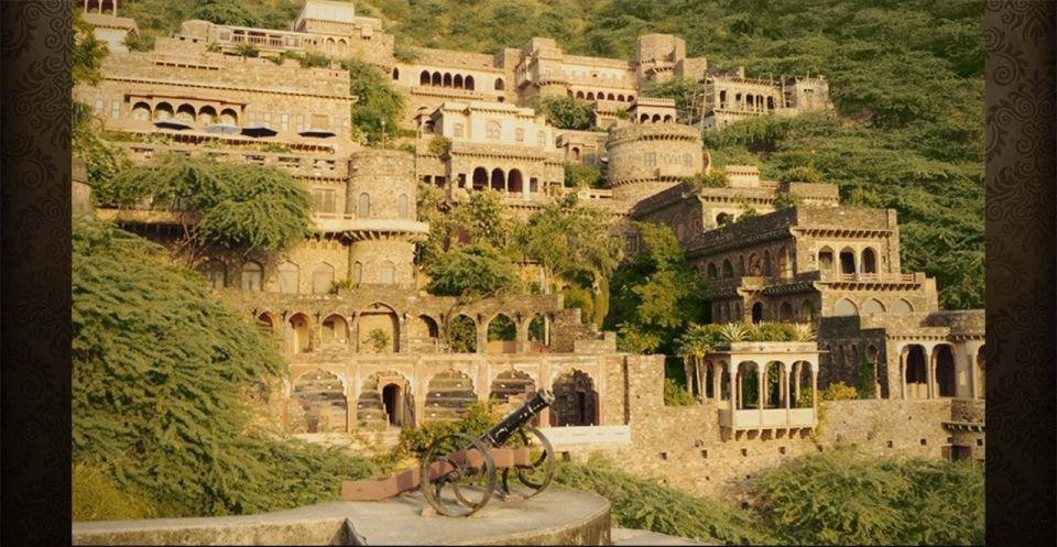 Jaipur: Chand Baori & Bhangarh Fort tour - All Inclusive - FAQ