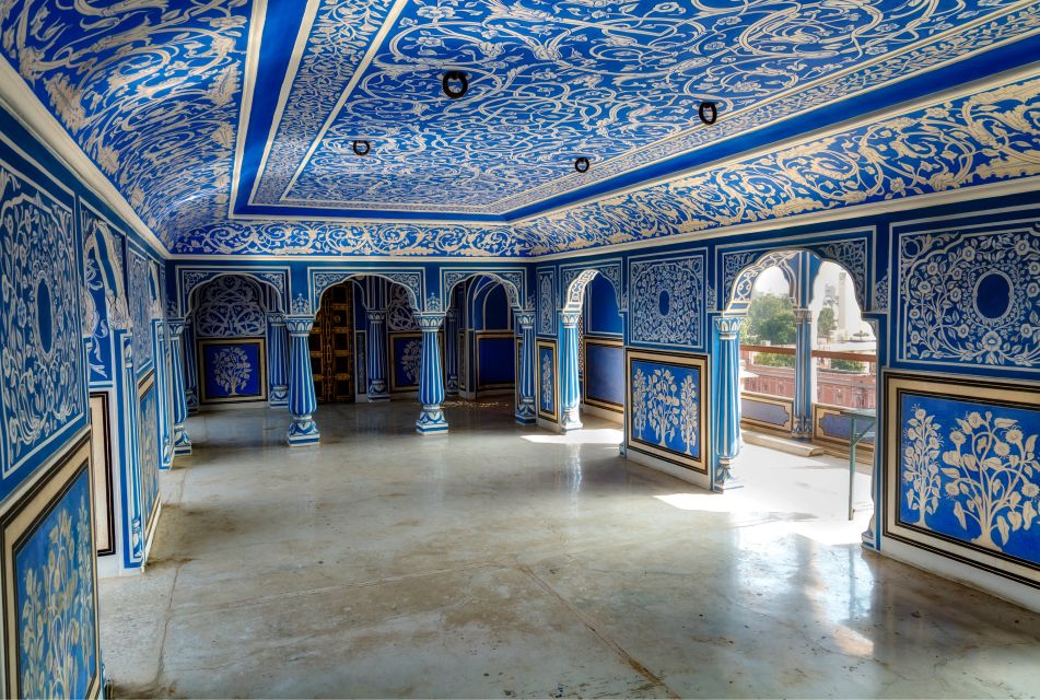 Jaipur City Tour: City Palace, Jantar, Hawa & Jal Mahal - City Palace: Royal Rooms, Museum Pieces, and What You Should Look For
