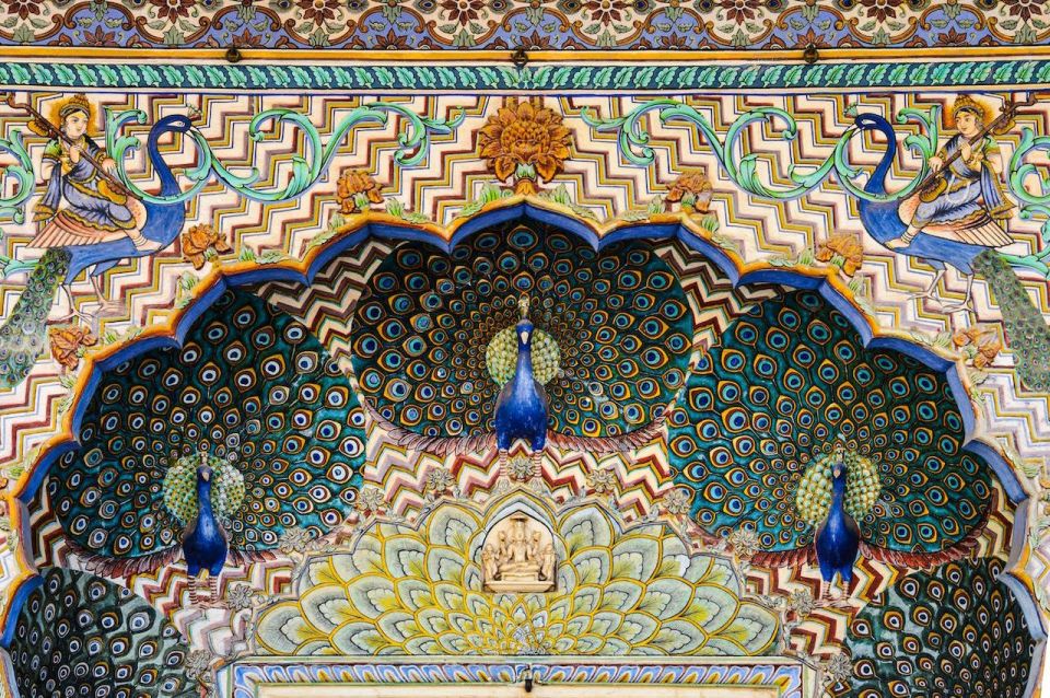 Jaipur City Tour Elephant Ride with Guide - City Palace Jaipur: Mughal-Rajput Power in One Complex