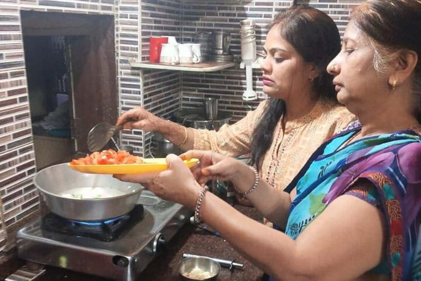 Jaipur: Cooking Class with a Local Family - What you cook in 3 hours: chai, breads, curries, and Rajasthan staples