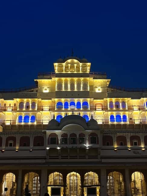 Jaipur: Evening City Tour In Open Jeep - Johari Bazaar: shopping that also teaches you what you’re buying