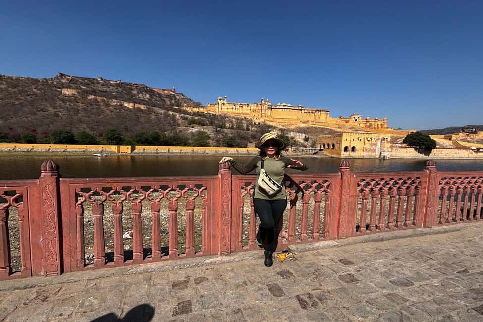 Jaipur: Full Day City Highlights Tour with Tour Guide - City Palace: courtyards, museums, and Chandra Mahal