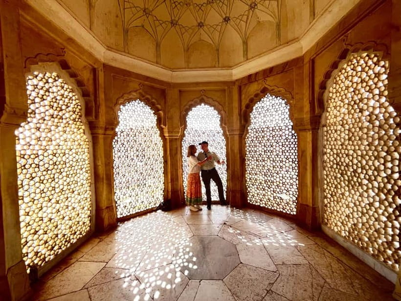 Jaipur: Full-Day City Tour with Car, Guide & Skip-the-Line - Hawa Mahal: seeing the honeycomb facade the right way