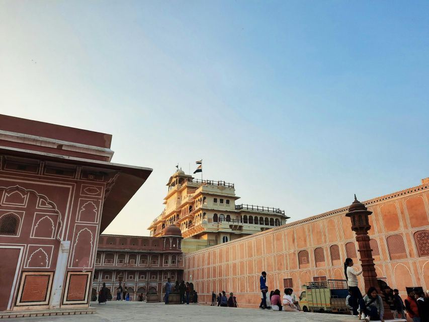 Jaipur: Full-Day Sightseeing Tour with Guide and Lunch - City Palace: royal residence into museum-level learning