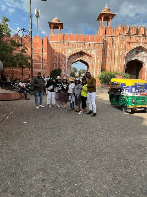 Jaipur: Full-Day Tuk-Tuk Sightseeing Tour with Monkey Temple - Morning focus: Amber Fort and the mirror-work courtyards