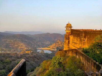 Jaipur: Full or Half-Day City Sightseeing Guided Tour - Getting Picked Up Near Hawa Mahal and Moving in Comfort