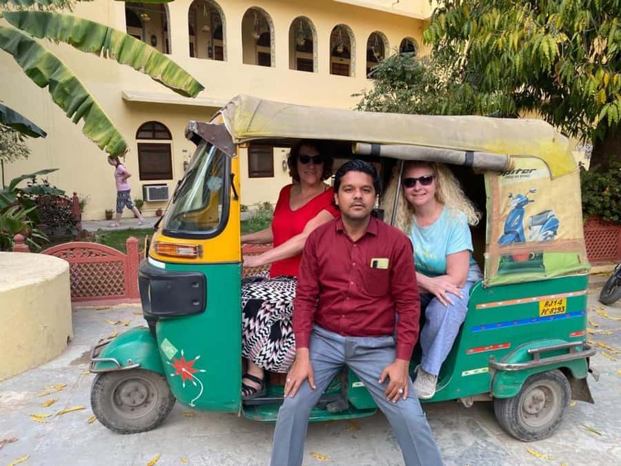 Jaipur: Half-Day or Full-Day Tour with Flower Market - Royal Gator Tumba: where Jaipur’s royal story gets personal