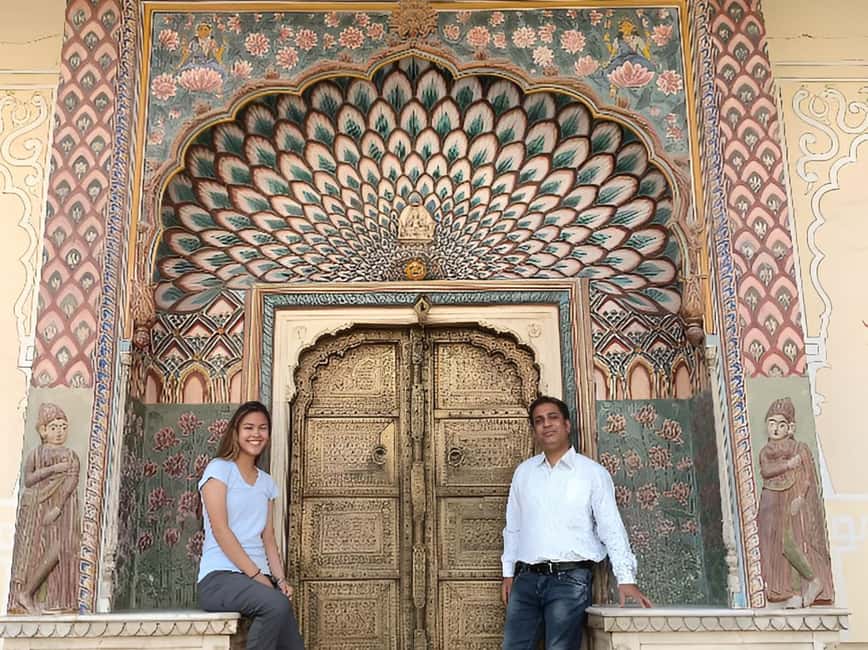Jaipur: Half-Day Sightseeing Tour of the Heritage Pink City - Walking the Pink City: Markets, Flower Color, and Old Streets
