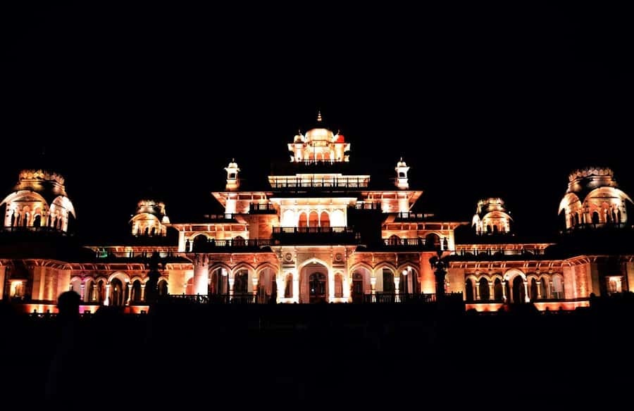 Jaipur: Heritage Evening Tour with Monkey Temple Sunset - Raj Mandir Cinema, or how Jaipur treats entertainment like theater