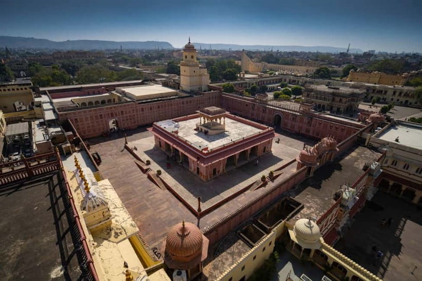 Jaipur: Jaipur & Amber Fort Full or Half-Day Guided Tour - Jantar Mantar: When Time-Telling Feels Like a Lesson With Good Photos