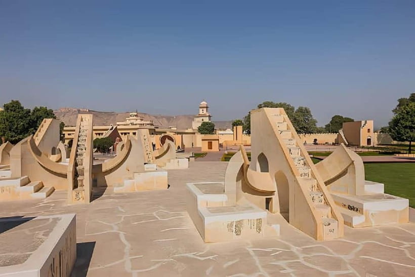 Jaipur: Night Open Jeep Safari with City Lights & Palaces - Nahargarh Fort Hills: The Best Bird’s-Eye Finale