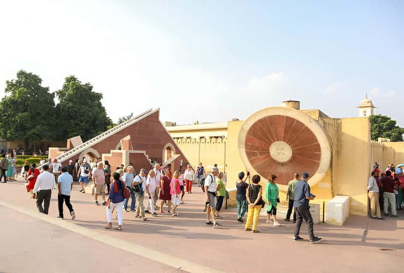 Jaipur: Personalized Full-Day City Tour by Car with Options - Lunch and what the food option changes