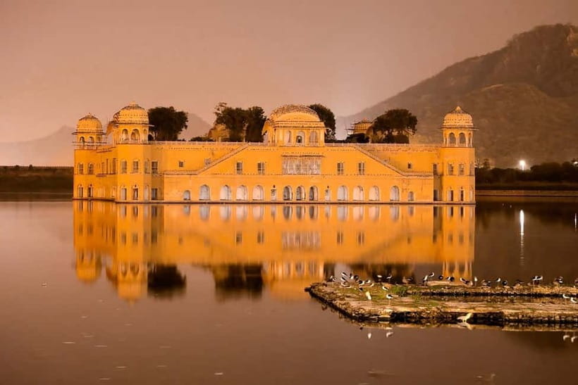 Jaipur: Private Evening Tour with Monkey Temple Sunset - Jal Mahal photo stop: the “floating palace” moment