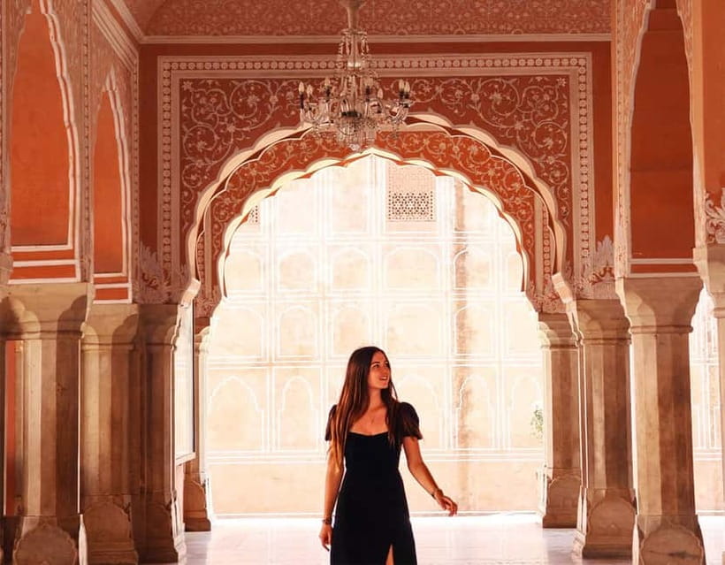 Jaipur: Private Full Day City Sightseeing Tour with Guide - Hawa Mahal to Amber Fort: the logic behind this 8-hour loop