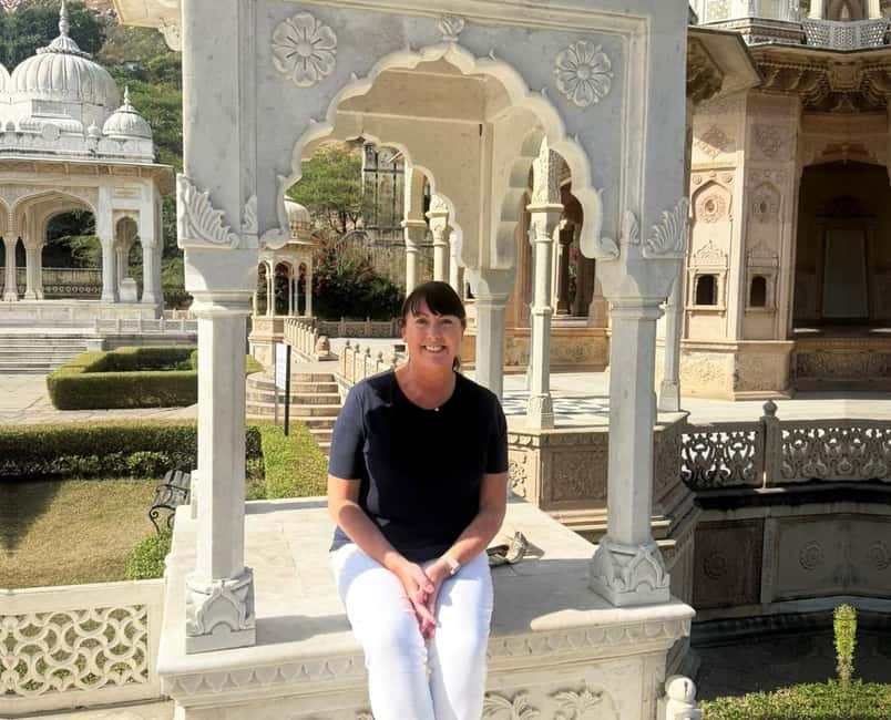 Jaipur: Private Half-Day Instagram Tour with Guide - Shri Jagat Shiromani Ji Temple: carvings that deserve close attention