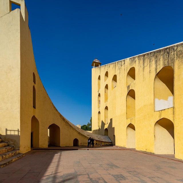 Jaipur: Private Instagram Tour of Top Photography Spots - Royal Gaitor (Gaitor Ki Chhatriyan): Calm Frames Near Amber