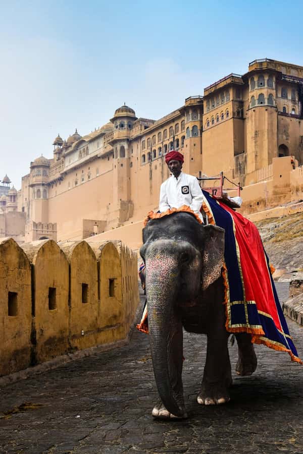 Jaipur: Private PinkCity & Stepwell Heritage Tour with Guide - City Palace: royal residence energy in the center of Jaipur