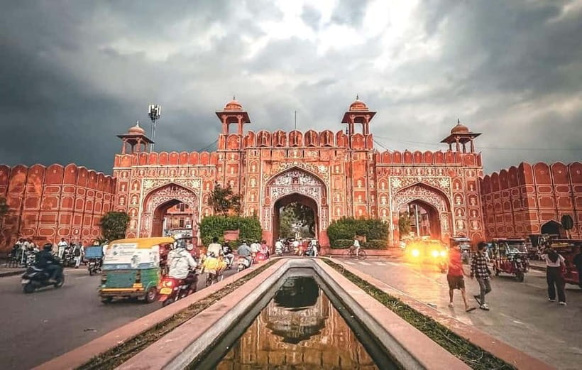 Jaipur: Private Sightseeing Day Tour with Guide by Car - City Palace: Royal Residence That Still Feels Lived-In