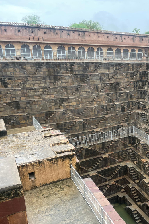 Jaipur: Same-Day Bhangarh Fort & Chand Baori Stepwell Tour - Midday in the Dausa region: Palace Hotel lunch stop