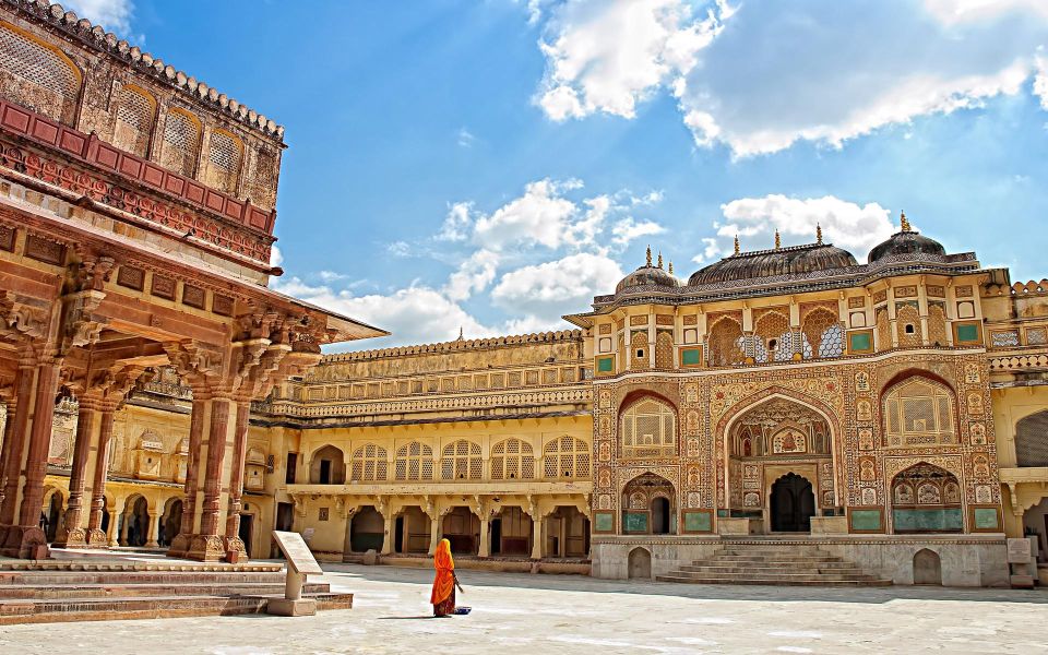 Jaipur Sightseeing by Tuk-Tuk: Temples, Palaces & Markets - Amber Fort: the long stop that earns its reputation
