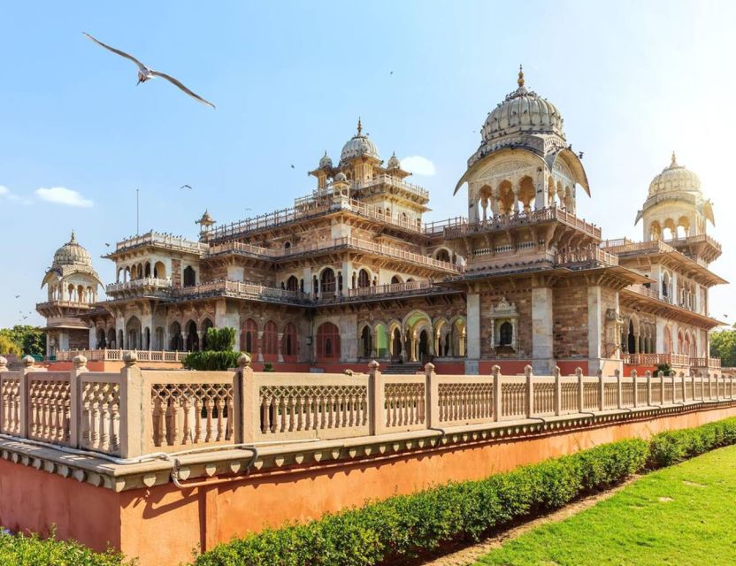 Jaipur Sightseeing by Tuk-Tuk: Temples, Palaces & Markets - City Palace: where styles start mixing in plain sight