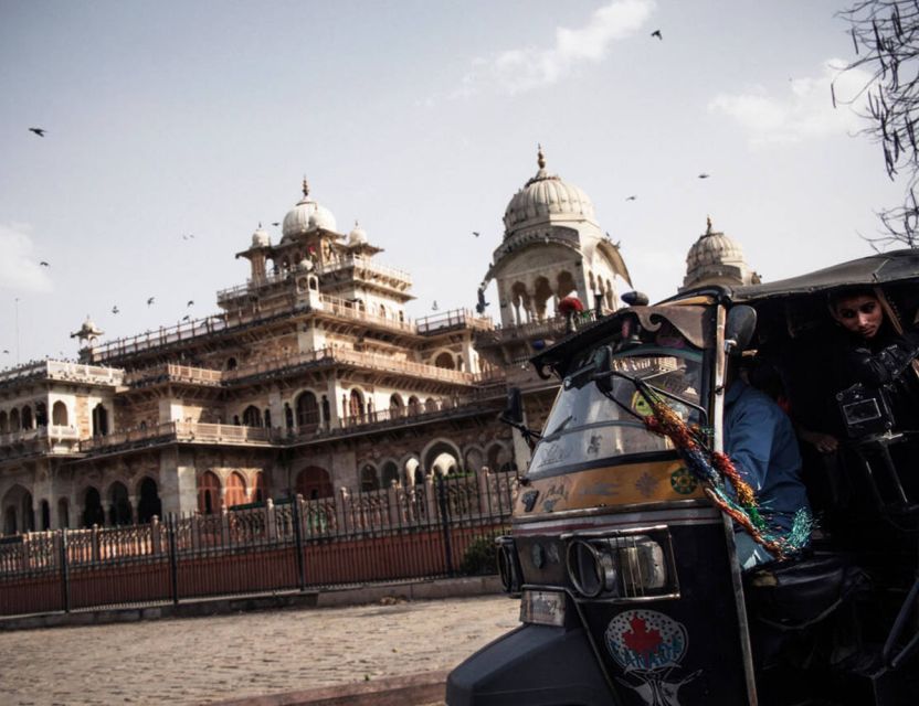 Jaipur Sightseeing by Tuk-Tuk: Temples, Palaces & Markets - Jantar Mantar: the “science break” that surprises people