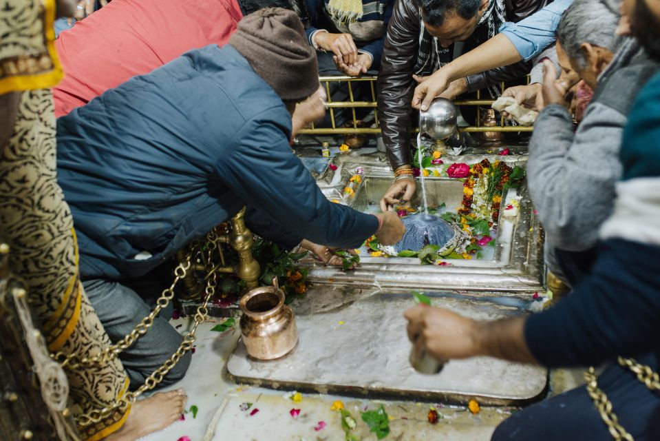 Jaipur: Temple Tour - Gaitor Ki Chhatriyan and Royal Gaitor Tumbas: Architecture with atmosphere
