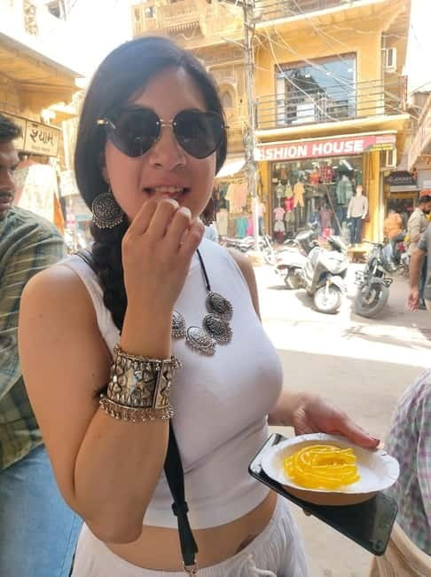 Jaisalmer Food Tour: Taste the Flavors of the Golden City! - Guides, Culture, and Why the Stories Make the Food Stick