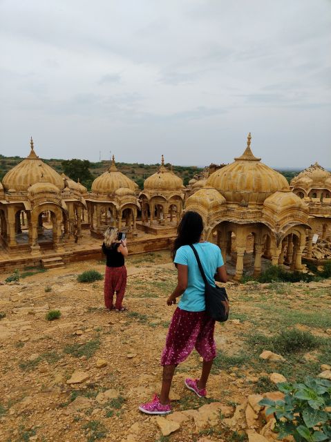 Jaisalmer Heritage Walking Tour With Professional Guide - Street-level Jaisalmer: learning how people survived the heat