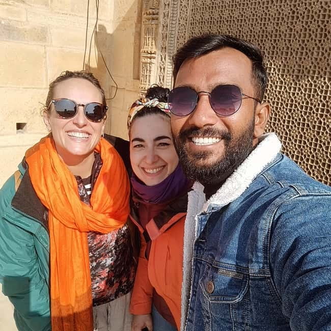 Jaisalmer Walking Tour: A Stroll Through Time and Culture - Golden light, tight timing: the real value of this 3-hour walk
