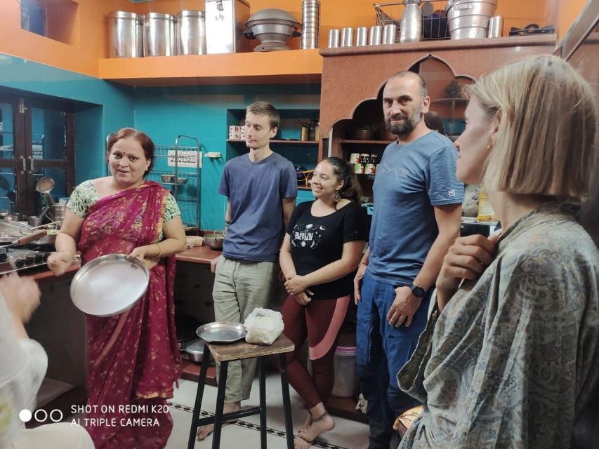 Jodhpur 9 Dishes Cooking Class Experience pickup and drop - Pickup and the Walk Into a Local Kitchen