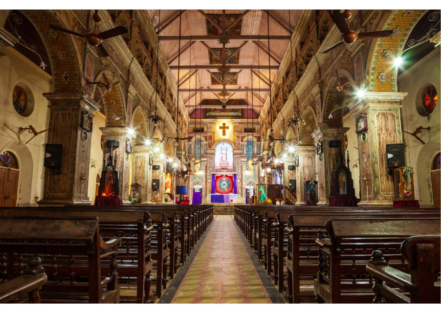 Kochi: Jewish Town Guided Walking Experience - Paradesi Synagogue: ending on the most meaningful landmark