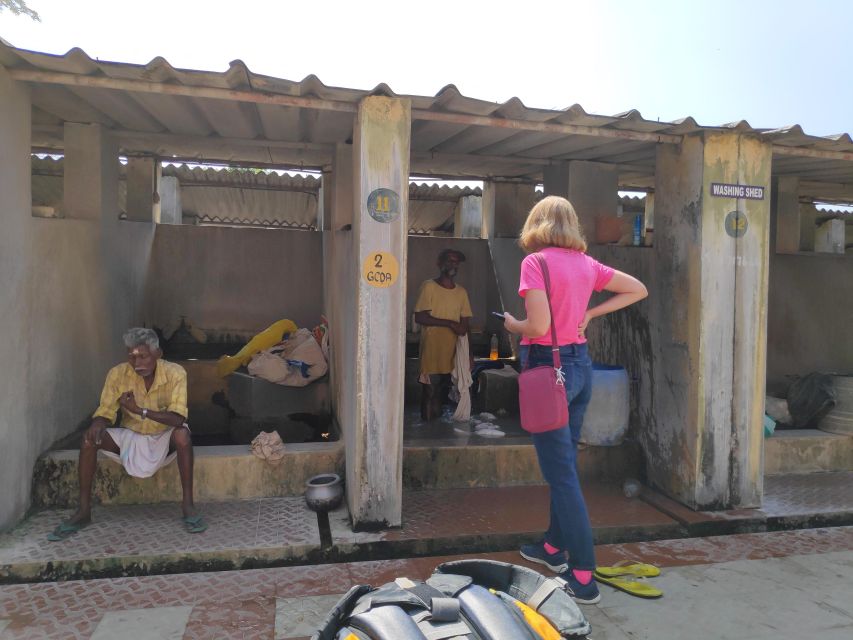 Kochi to Marari/ Kumarakom/ Alleppey eBike/Cycling Tour - The start at SPR Perfume Museum: meet your driver and get oriented