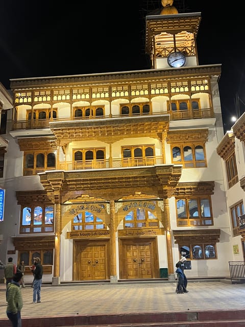 Leh: 3Hours short Trip - Spituk Monastery, Leh Palace & More - Pickup, car comfort, and what the driver really adds