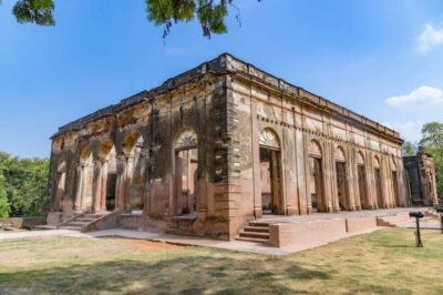 Lucknow Colonial Heritage Walk: Guided Tour by Foot - Walking toward The Residency: ruins that make the 1857 story feel immediate