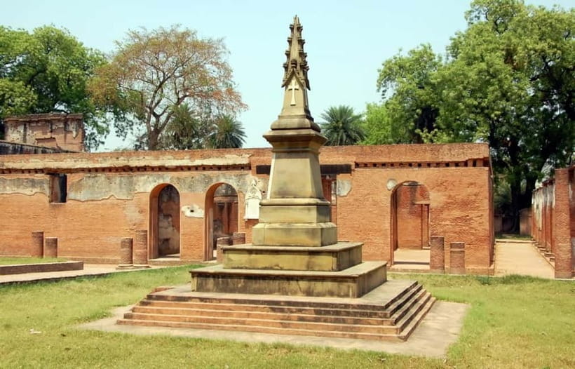 Lucknow Colonial Heritage Walk: Guided Tour by Foot - Practical stuff for walking in Lucknow (and what to avoid)