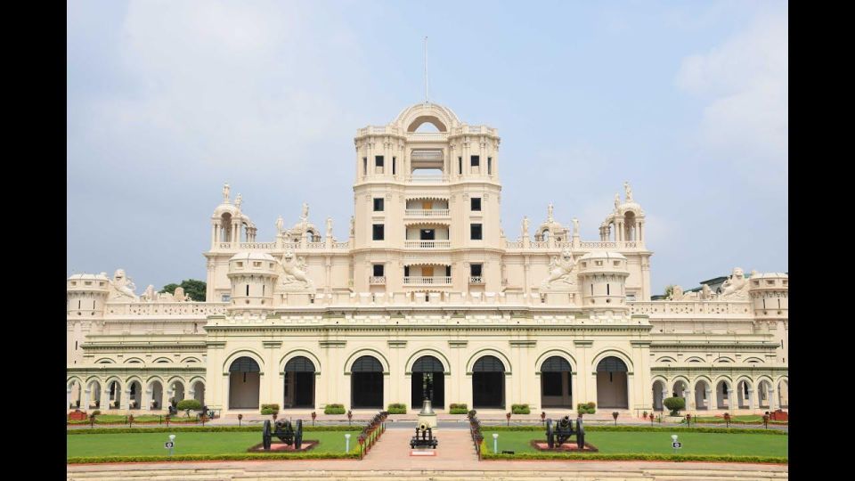 Lucknow Full day city tour - Bara Imambara and Imambara Road: why the complex matters (and how your guide will pace it)