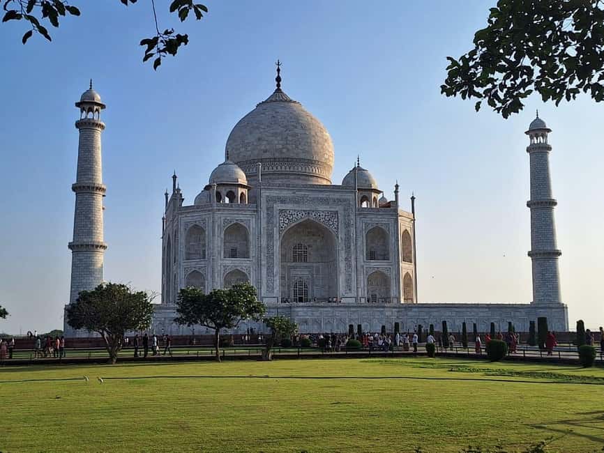 Luxury train tour from Delhi to Agra - Agra Fort after lunch: the Mughal power story in red sandstone