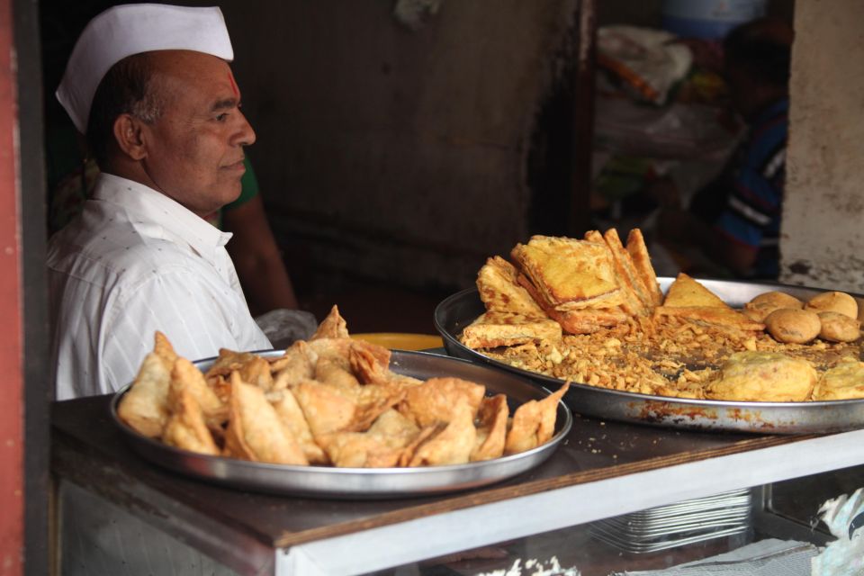 Madurai Rickshaw Ride Tour: Unveil the Hidden Gems - Markets and Street Food: What Included Tasting Means for Your Stomach