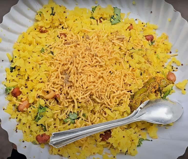 Magical Mathura Vrindavan Tour: Krishna's Homeland - Lunch break: what you should expect and what you pay for