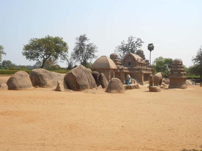 Mahabalipuram walking tour with local guide and lunch - Walking a 7th-century maze: caves, mandapas, and carved leftovers