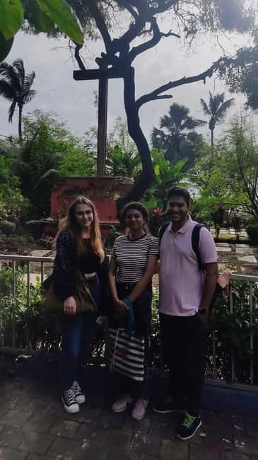 Mumbai: 2-Hour Guided Bandra Walking Tour - English guide and story style: what to expect in the best case
