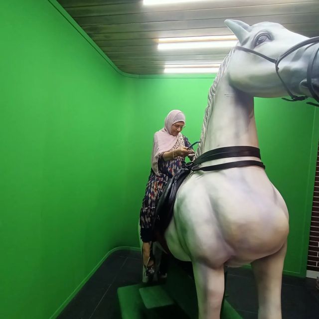 Mumbai: Bollywood Studio Guided Tour with Tickets - A Bollywood Studio Tour Where You See the Work, Not Just the Fame